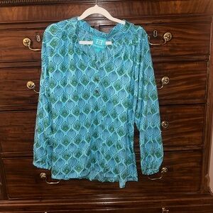 Escapada smocked neckline, blue patterned top Blouse - large
